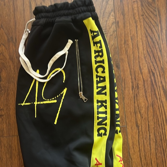 Sweats - Picture 2 of 6